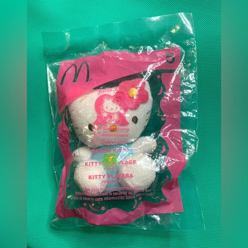 🌺SOLD🌺 Vintage Sanrio McDonalds Hello Kitty plushie 2004